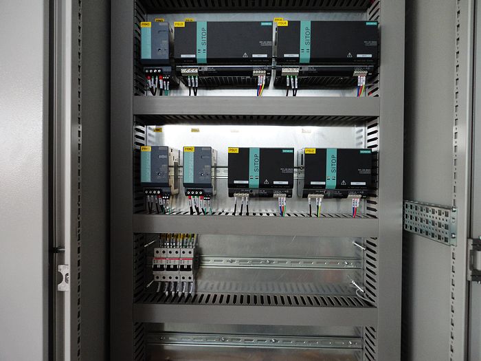 PLC控制柜|低壓節(jié)能控制柜 PLC控制柜|低壓節(jié)能控制柜